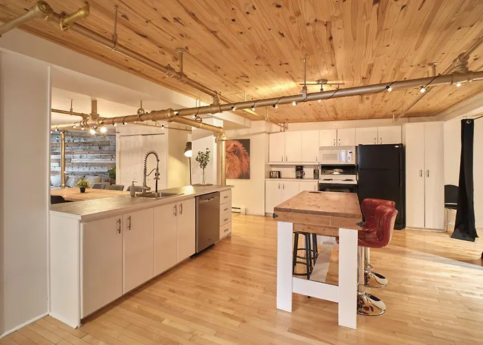 Lion\'S Den // Spacious 1500 Sqft